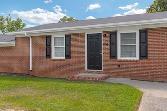 Fairview Commons in Fountain Inn, SC - Foto de edificio - Building Photo