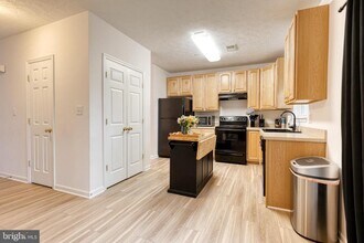 748 Heather Stone Loop in Glen Burnie, MD - Building Photo - Building Photo