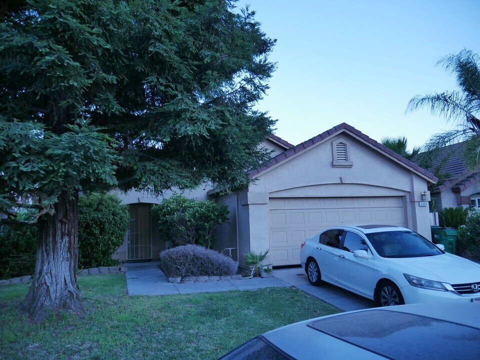 2658 Tecumseh Ln in Stockton, CA - Building Photo