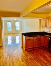 143 Main St, Unit 2D in Ossining, NY - Foto de edificio - Building Photo