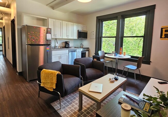 Clyde Street Apartments in Pittsburgh, PA - Building Photo - Building Photo