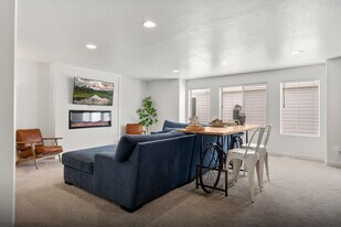 569 Richland Vly St in Garden City, UT - Building Photo