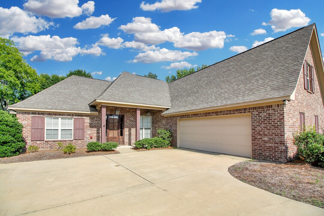114 Huber St in Madison, MS - Building Photo