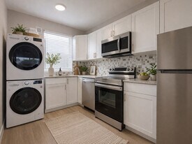 1315 NE Miami Court in Miami, FL - Building Photo