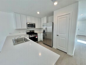 5902 Starling Dr in Baytown, TX - Building Photo - Building Photo