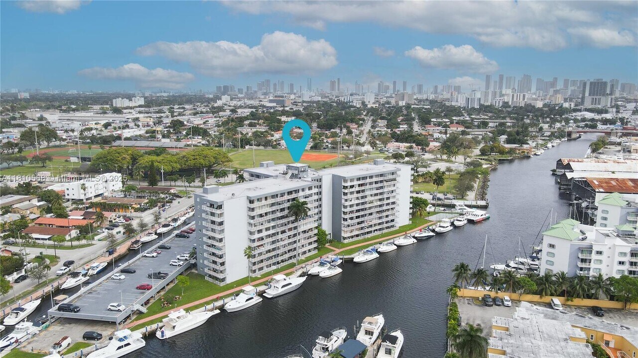 1800 NW 24th Ave in Miami, FL - Building Photo