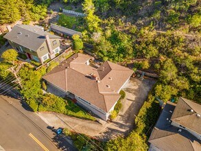 2726 El Prado Rd in Burlingame, CA - Building Photo - Building Photo