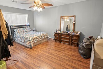 10910 Vanderford Dr in Houston, TX - Building Photo - Building Photo