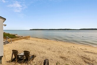 335 Centre Island Rd in Oyster Bay, NY - Building Photo - Building Photo