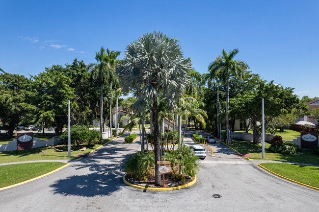 Parc Vista in Miami, FL - Foto de edificio - Building Photo