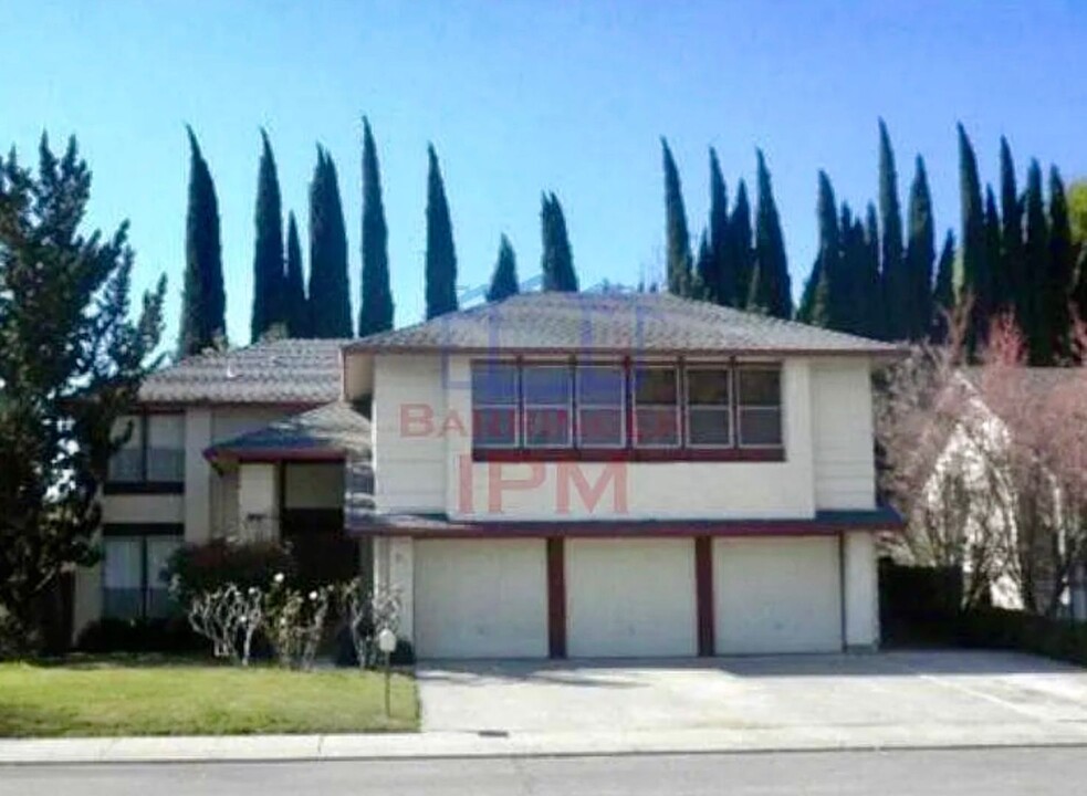 31 Wimbledon Ln in Tracy, CA - Building Photo