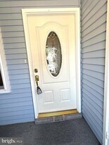 62 Kingston Way in Vincentown, NJ - Building Photo