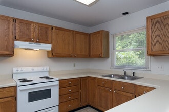 953 Clarion Dr in Durham, NC - Building Photo - Building Photo