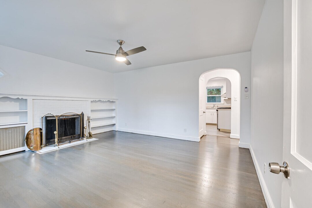 64 Boltin St in Edison, NJ - Building Photo