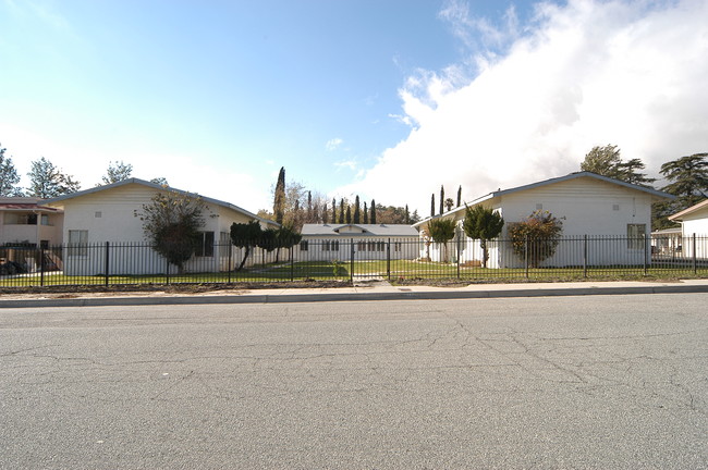 Sandlewood Apartments in Banning, CA - Foto de edificio - Building Photo