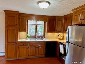 31 Gordon Ave in Enfield, CT - Building Photo - Building Photo