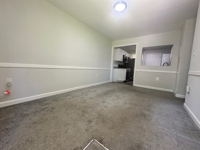 2252 Reuben St in Virginia Beach, VA - Building Photo - Building Photo