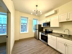 1138 Elm St in Manchester, NH - Building Photo - Building Photo