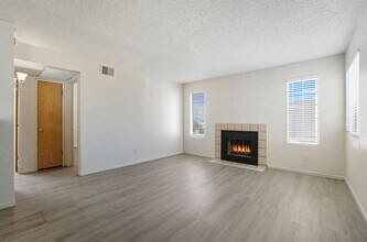 4181 Terrestrial Dr in Las Vegas, NV - Foto de edificio - Building Photo