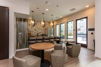 Union Knoxville in Knoxville, TN - Foto de edificio - Interior Photo