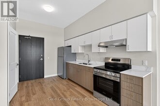 785 Southwood Way in Woodstock, ON - Building Photo - Building Photo