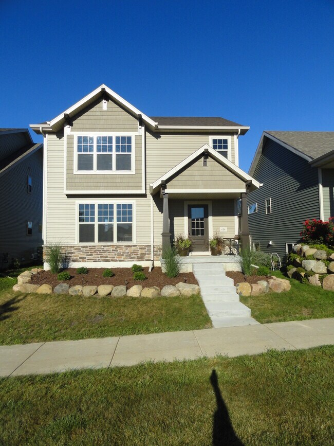 property at 634 Lone Oak Ln