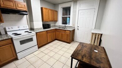 5847 Nicholson St, Unit 2 in Pittsburgh, PA - Foto de edificio - Building Photo