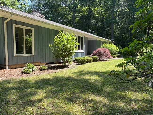32 Sheep Pasture Rd in Madison, CT - Building Photo - Building Photo
