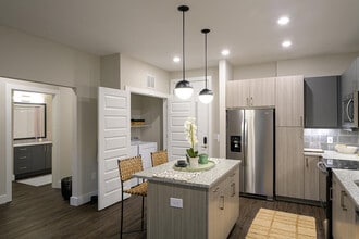 Verge Apartments in Atlanta, GA - Foto de edificio - Building Photo