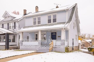 13827 S Parkway Dr in Garfield Heights, OH - Building Photo - Building Photo