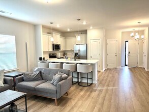 728 Garwood Rd in Columbia, SC - Foto de edificio - Building Photo