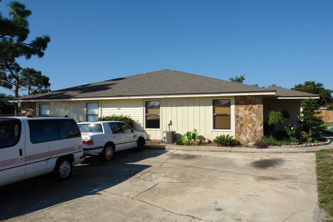 3401 Green Briar Cir in Gulf Breeze, FL - Building Photo