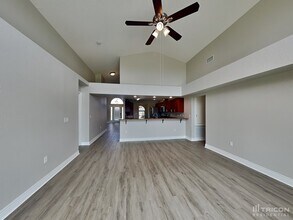 218 Cloverdale Rd in Winter Haven, FL - Building Photo - Building Photo