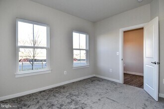 1767 Hickory Wds Rd in Dumfries, VA - Building Photo - Building Photo