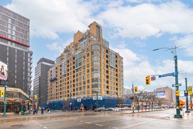 438 Richmond St W in Toronto, ON - Building Photo - Building Photo