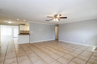 710 Caliente Dr in Brandon, FL - Building Photo - Building Photo