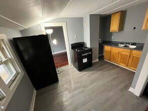 400 Stafford Ave, Unit 2nd unit in Syracuse, NY - Building Photo - Building Photo