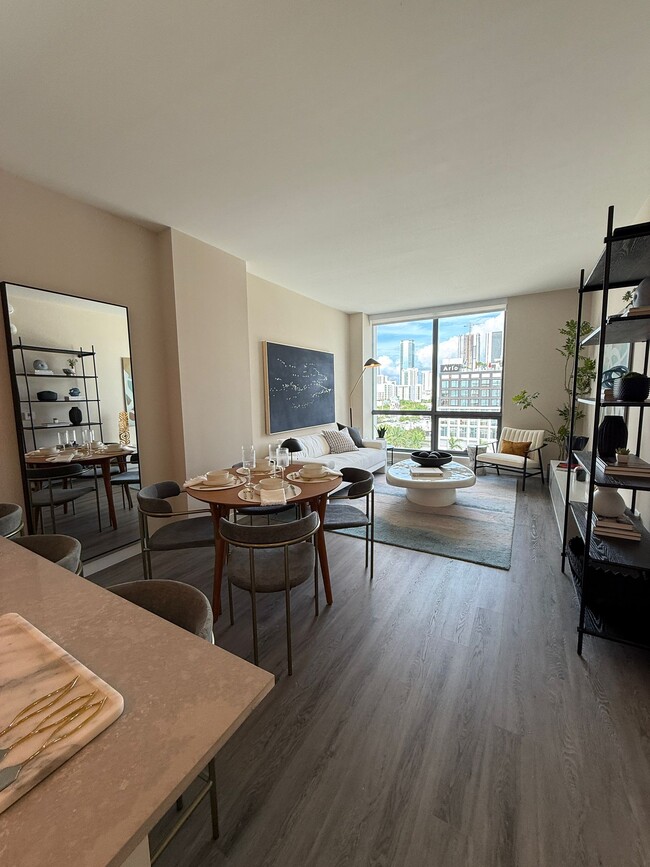 55 NW 24th St, Unit A1 in Miami, FL - Foto de edificio - Building Photo