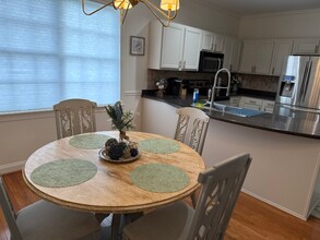 324 Long Pointe Ln in Columbia, SC - Foto de edificio - Building Photo