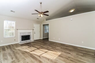 205 Ashland Manor Dr in Lawrenceville, GA - Foto de edificio - Building Photo