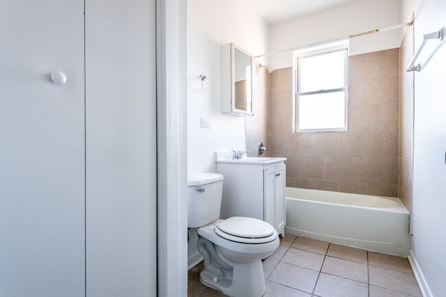 1249 S Fairfield Ave Chicago, IL 60608 in Chicago, IL - Building Photo - Building Photo