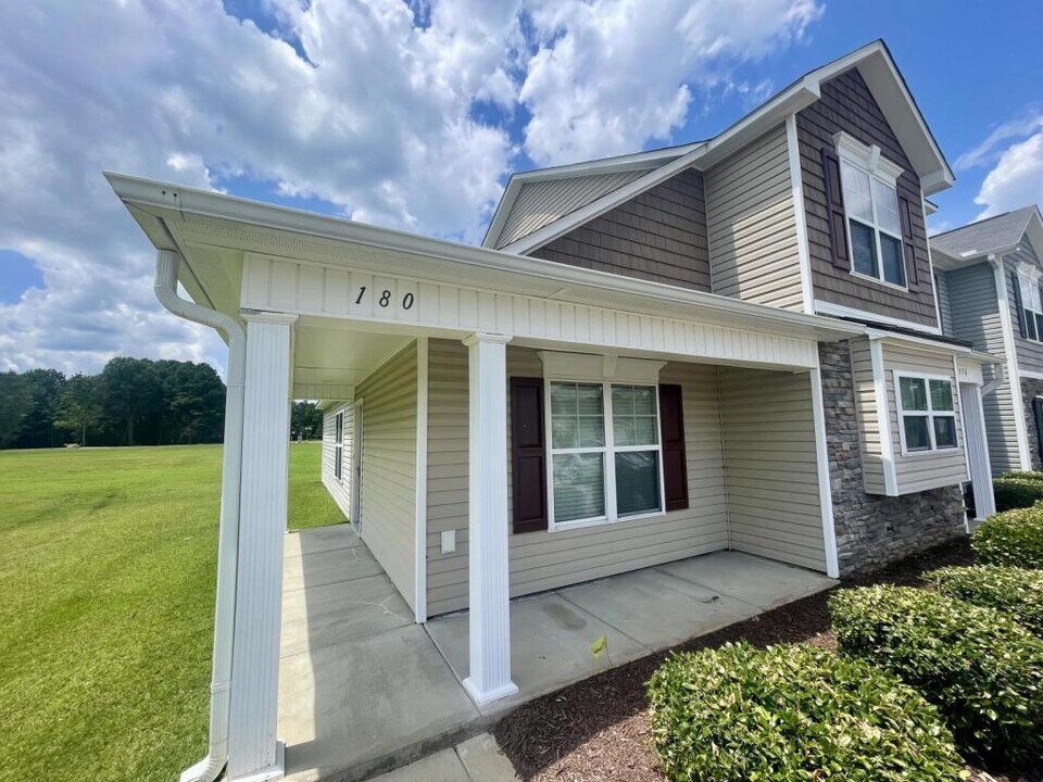 180 Collinwood Dr in Raeford, NC - Building Photo