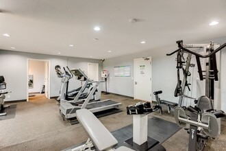 Wayzata Woods in Wayzata, MN - Building Photo - Building Photo