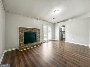 7090 Birling Dr in College Park, GA - Building Photo - Building Photo