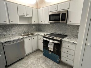 2061 NW 47th Terrace in Lauderhill, FL - Building Photo - Building Photo
