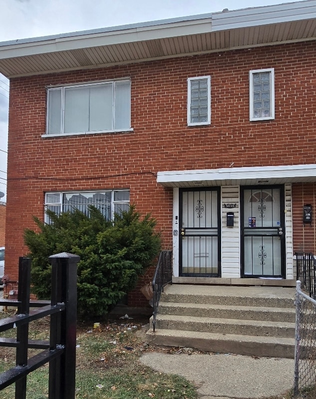 property at 5055 W Gladys Ave