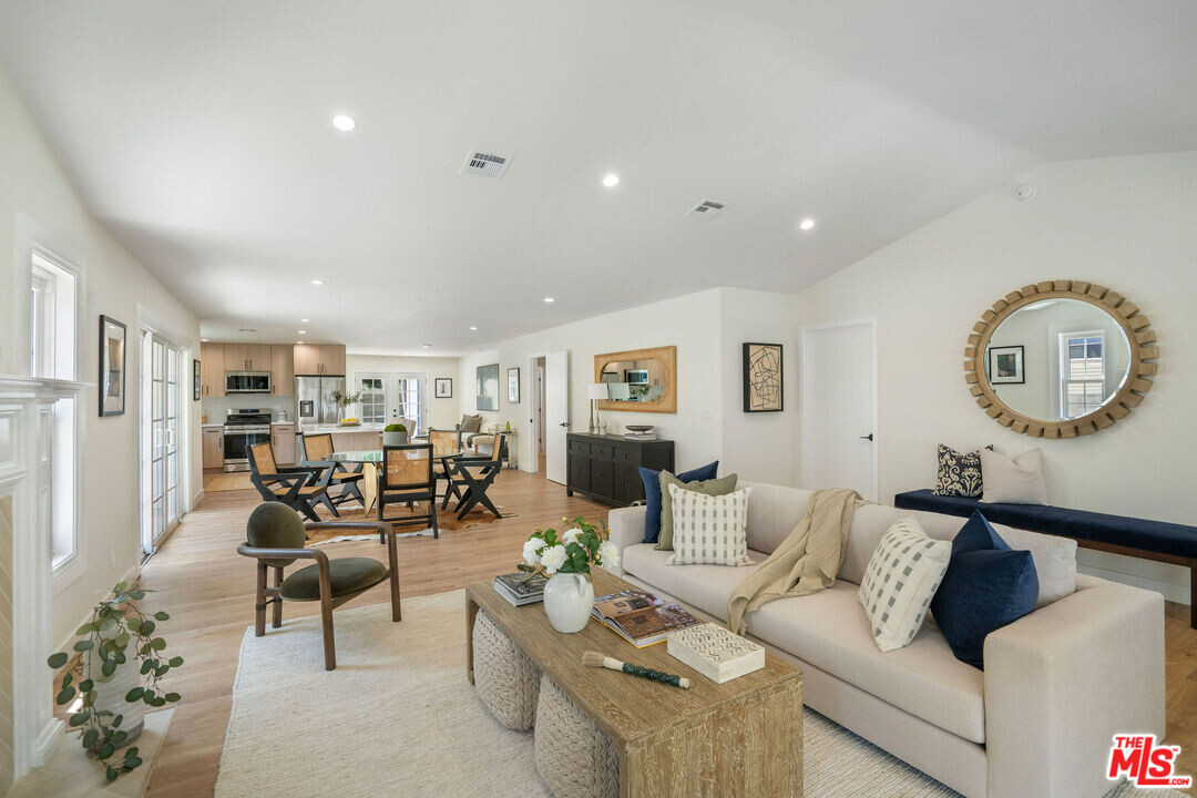 325 Wilton Pl in Los Angeles, CA - Building Photo