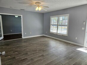 272 Loyola Rd in Venice, FL - Foto de edificio - Building Photo