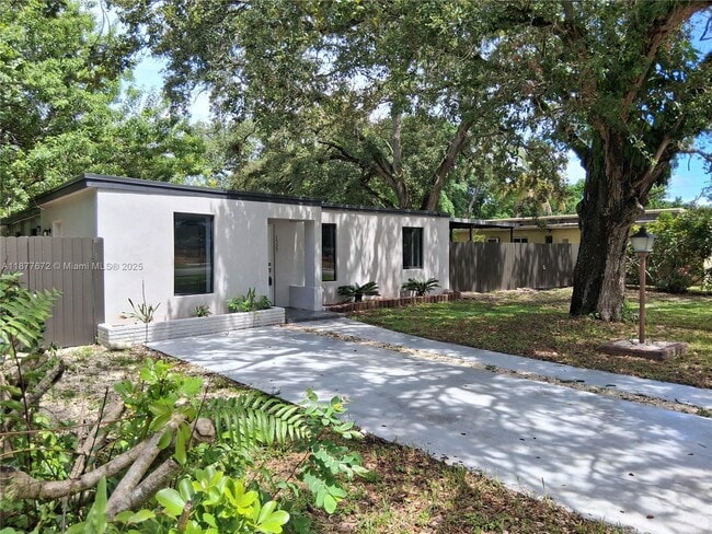 1535 NE 139th St in North Miami, FL - Building Photo - Building Photo