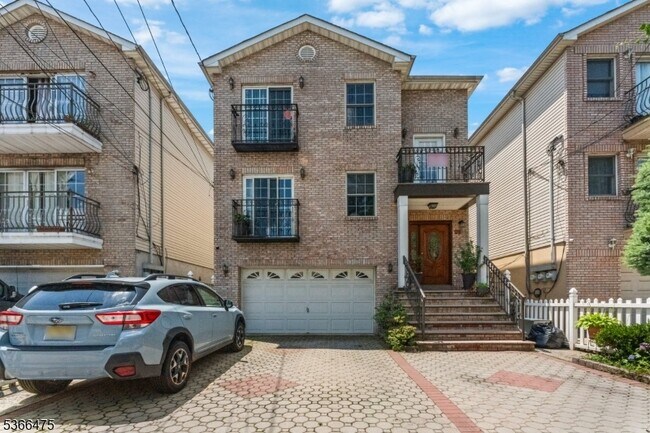 property at 401 E Kinney St